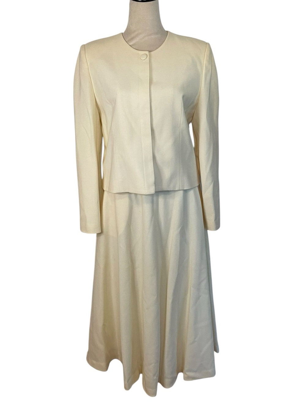 Vintage Daniel Niveau Cream 100% Wool Skirt Suit Set